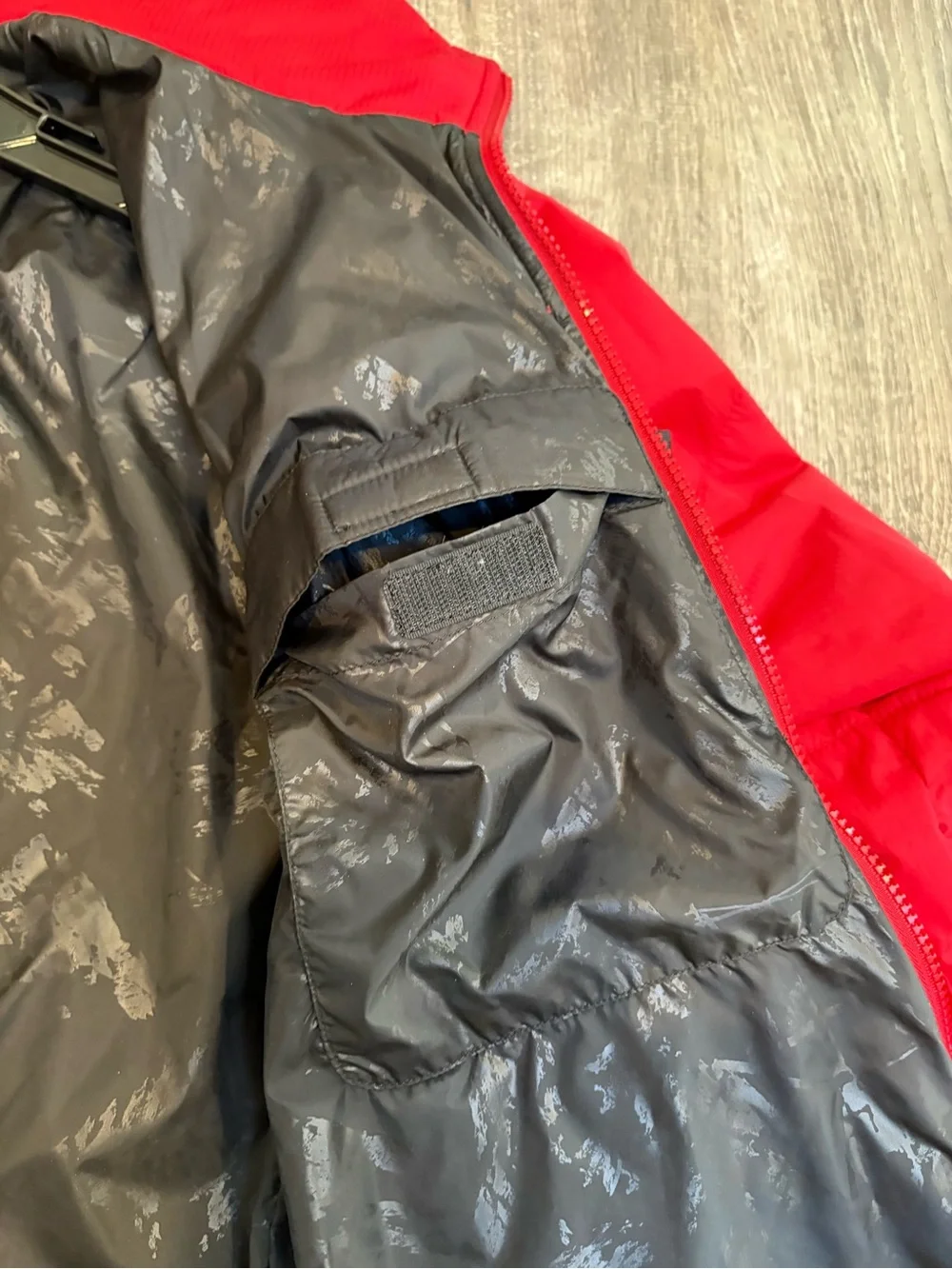 The North Face Men’s Primaloft Red Jacket Size Medium